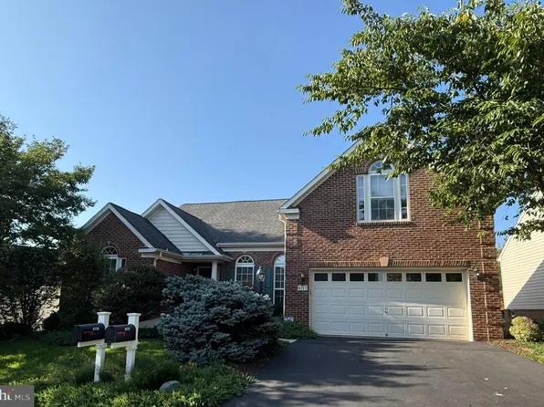 6727 Holly Farm Ln, Warrenton, VA 20187