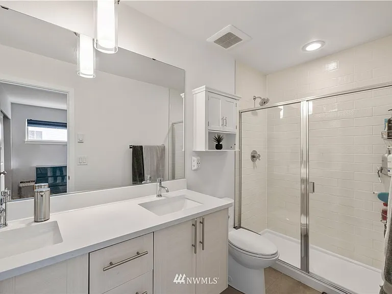 5206 Delridge Way SW #E — Photo 17