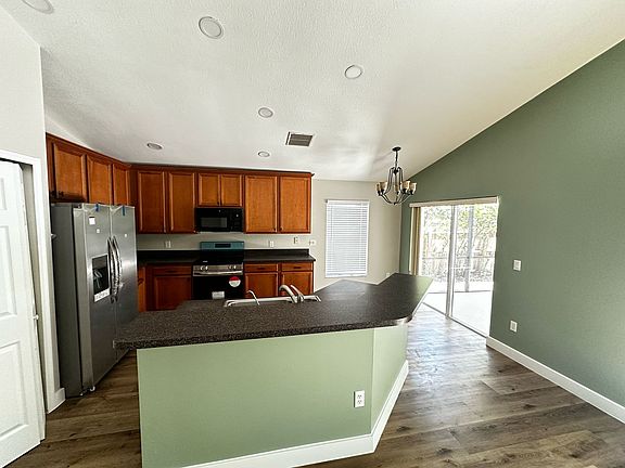 5th image of 3365 Foxcroft Cir