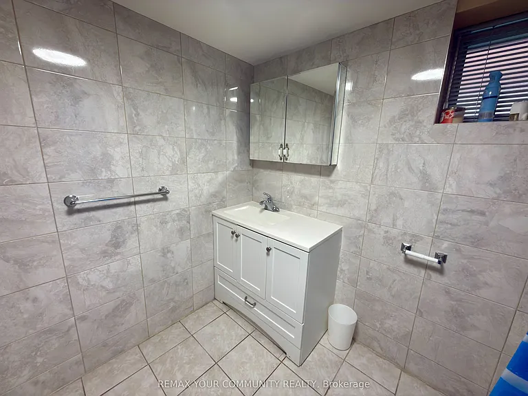 86 Lesmount Ave #2 — Photo 7