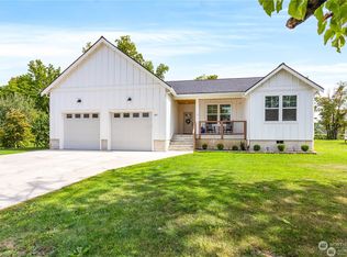 551 2nd St, Sumas, WA 98295