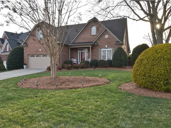 1008 Keswick Ln, Clemmons, NC 27012