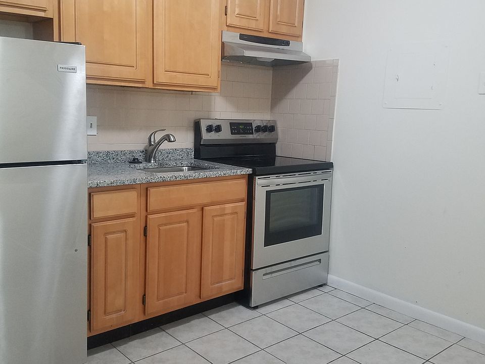 1st image of 54 Elmwood Park #17