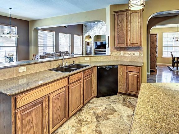 4th image of 10272 Knights Ct