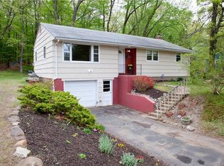 690 Stone Rd, Windsor, CT 06095