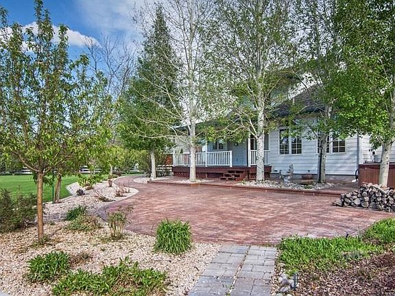3rd image of 1010 Larkspur Pl