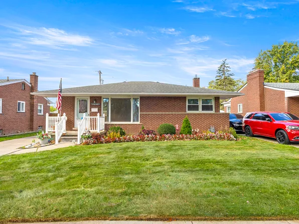 8255 Kinmore St, Dearborn Heights, MI 48127