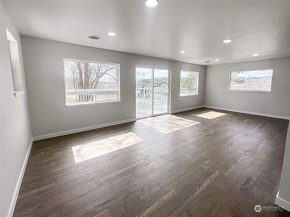 2nd image of 3 Schreiber Avenue