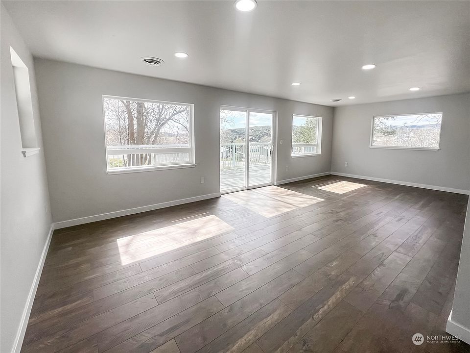 3 Schreiber, Electric City, WA 99123 MLS 2061023 Zillow