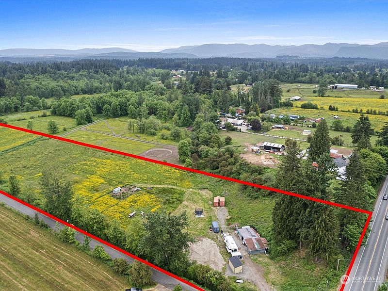 4th image of 400 XX 200th Avenue SE