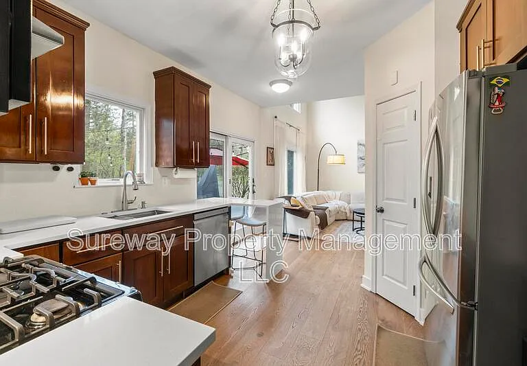 41 Rutgers Ln — Photo 12