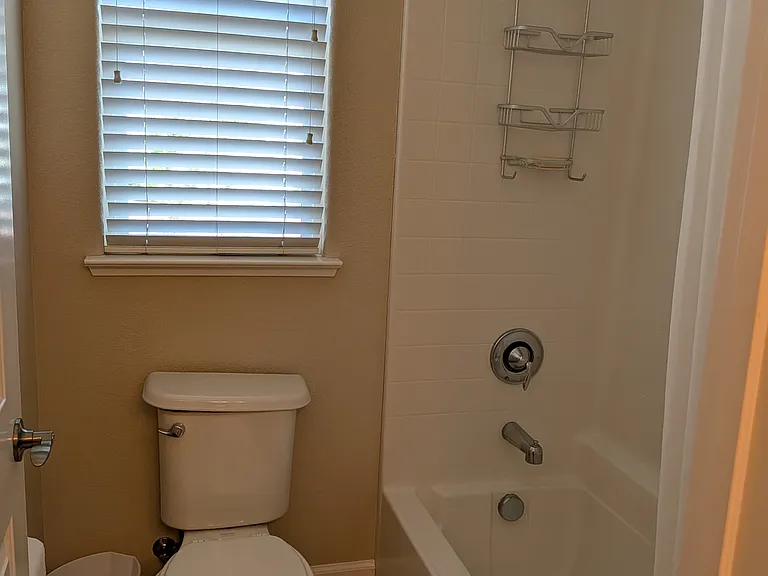 Bedroom 3 - Full Bath