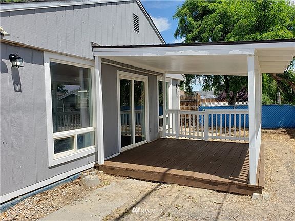 5th image of 804 Lindberg Lane NE