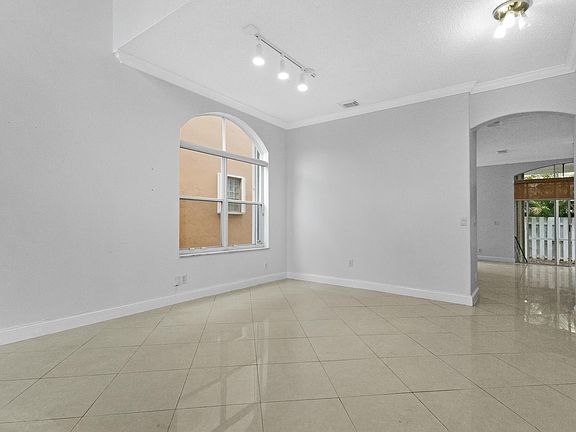 5th image of 3768 SW 50th Court