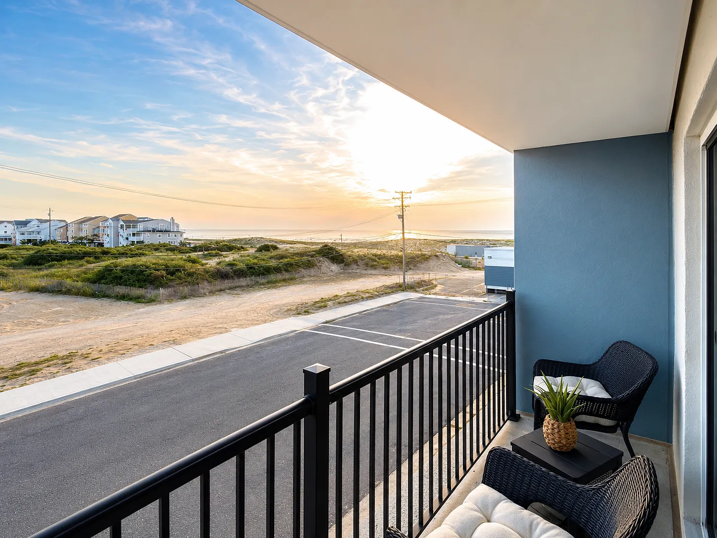 2 bed, 1.5 bath, 1000 sqft, $2,500 — Photo 2