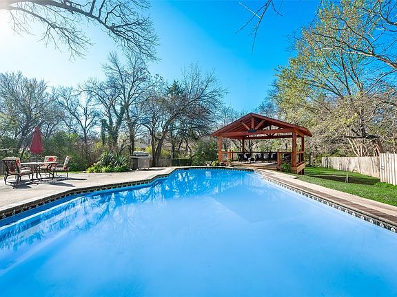 4th image of 3376 Shady Hollow Cir