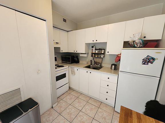 2nd image of 380 Frank St #7