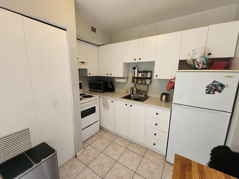 380 Frank St #7 — Photo 2