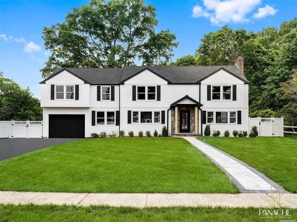 501 Livingston Street, Westbury, NY 11590