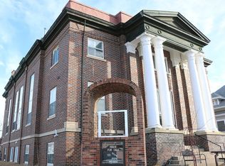 300 E 2nd St, Sumner, IA 50674