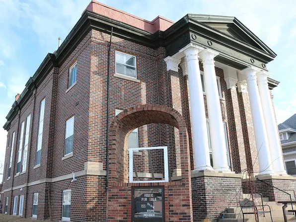 300 E 2nd St, Sumner, IA 50674