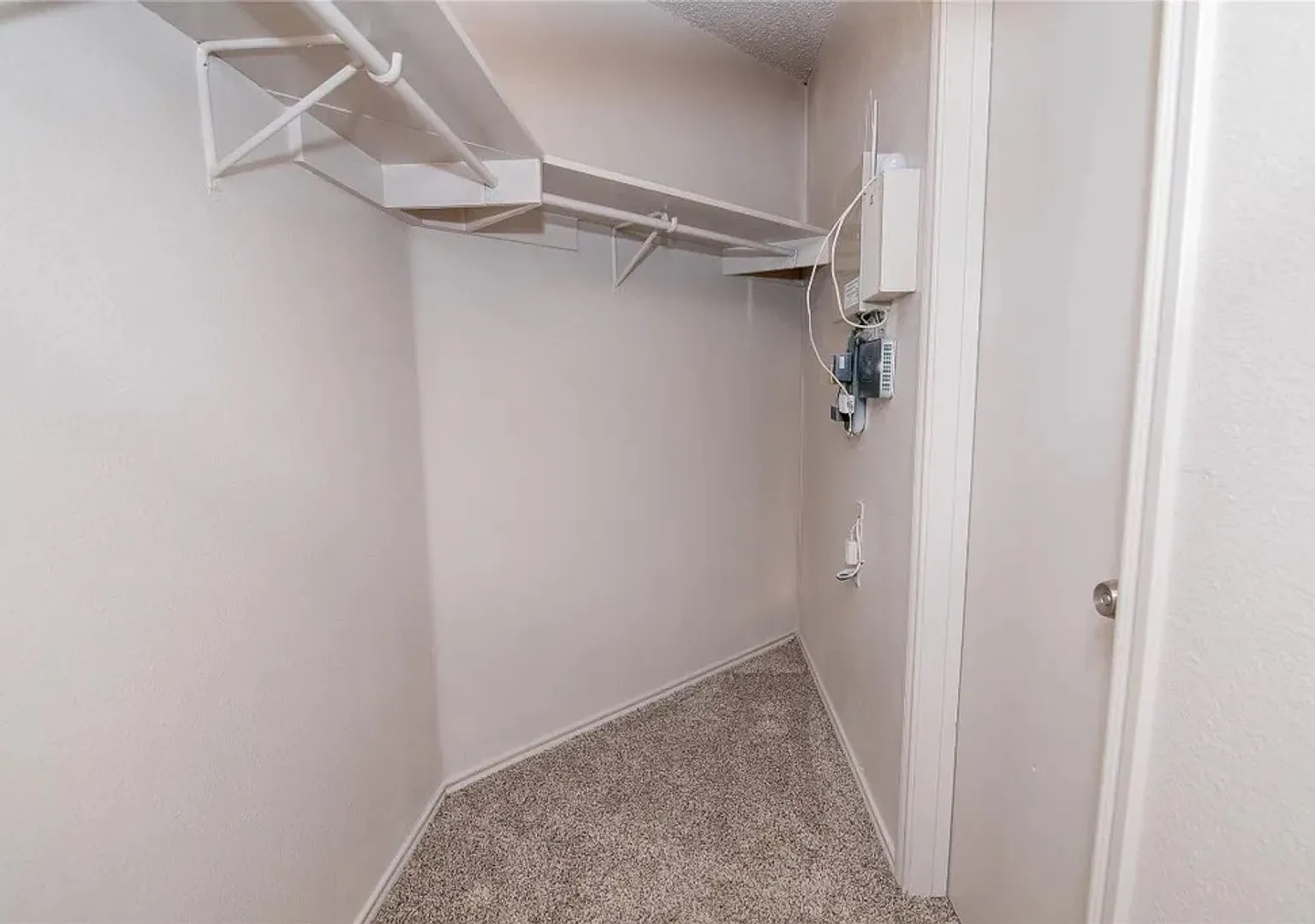 Room in 5 Bedroom Home at Heyerdahl Dr — Photo 4
