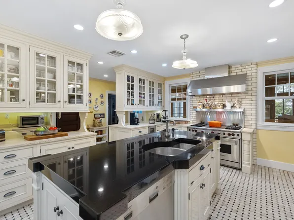 127 Beverly Road image 8 of 57