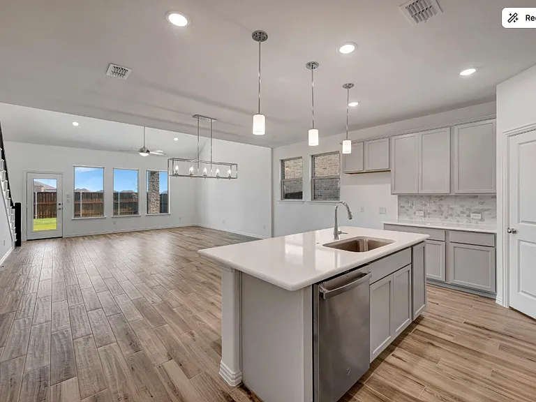 3704 Water Lily Way — Photo 8