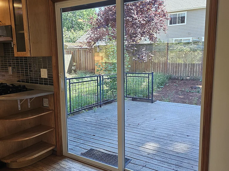 3016 SW Carolina St — Photo 19