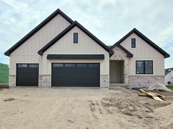 17316 Northview Dr, Urbandale, IA 50323