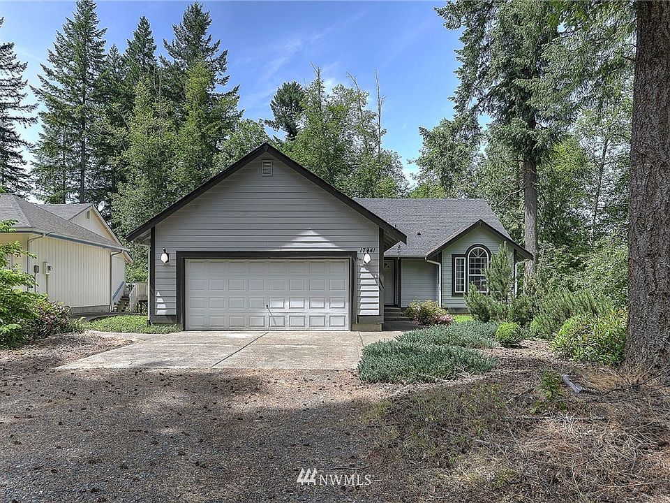 1st image of 17941 Clearlake Boulevard SE