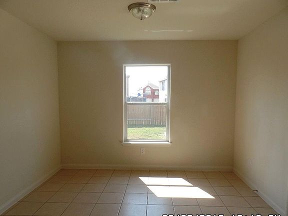 3rd image of 516 Bailer Dr