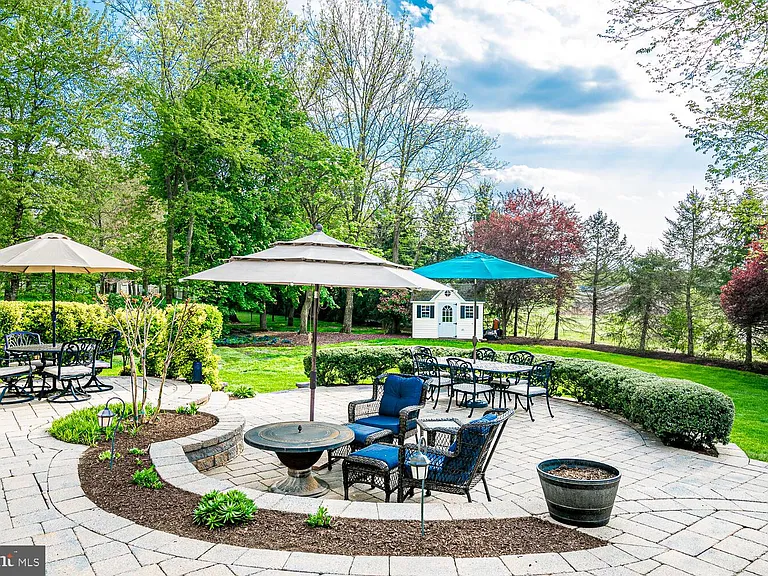 5 Erin Ct — Photo 24
