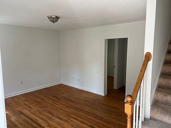 2nd image of 1208 W Clay St