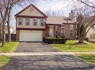 1647 Warrington Ln, Crystal Lake, IL 60014