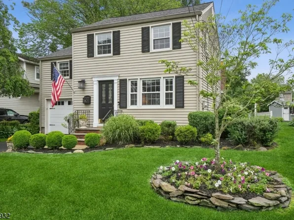 58 N Summit Ave, Chatham Boro, NJ 07928