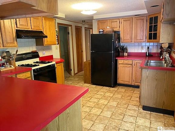 4th image of 3988 N Everett Ave