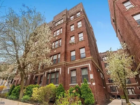 275 Harrison Avenue image 1 of 39