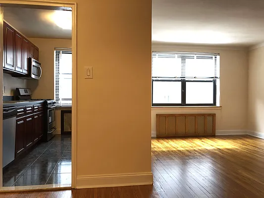 Rented by Kew Forest Realty Inc | media 5