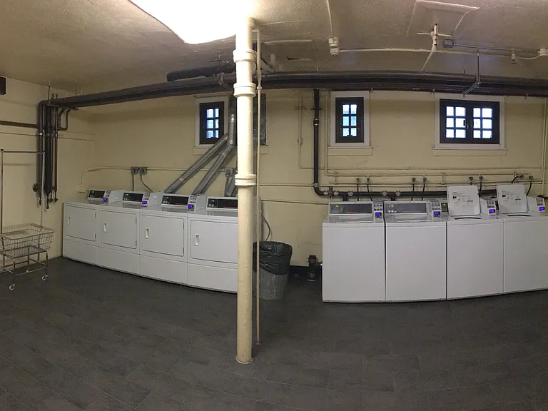 Metropolitan Apartments — Photo 46