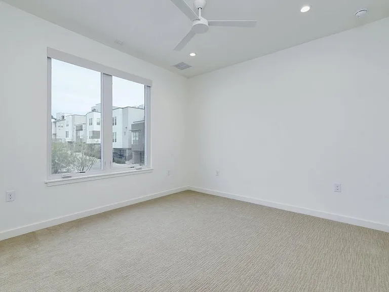 3301 Cantwell Ln — Photo 20