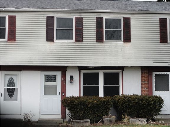 2nd image of 102 Concord Farm Rd