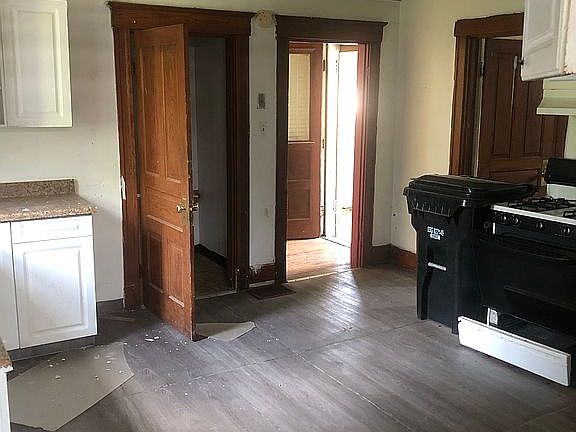 3rd image of 1175 Atwood Ave