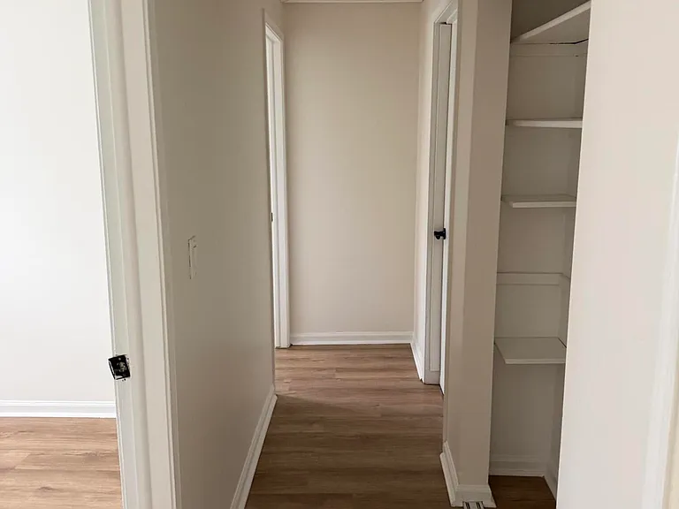 7539 Walden Rd E — Photo 15