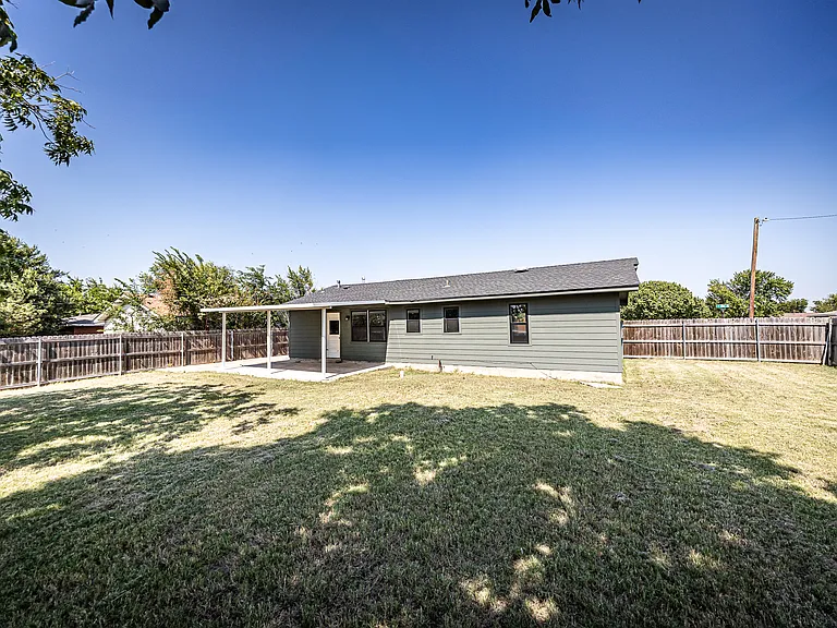 1502 NW 48th St — Photo 24
