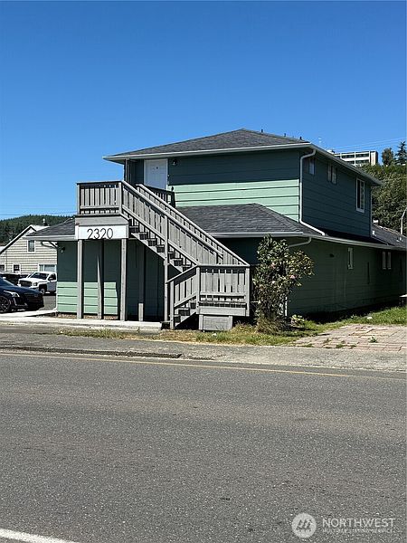 3rd image of 2320 Simpson Avenue
