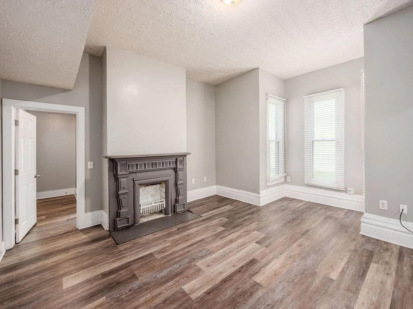 1 bed, 1.0 bath, $1,395 — Photo 2