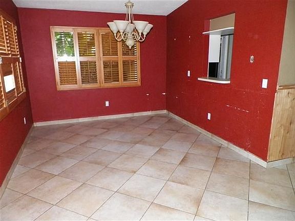 5th image of 209 Russell Dr