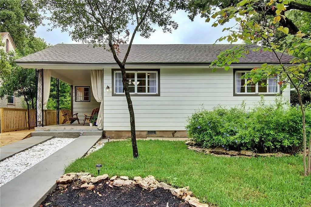 2 bed, 2.0 bath, 1395 sqft, $3,200 — Photo 3