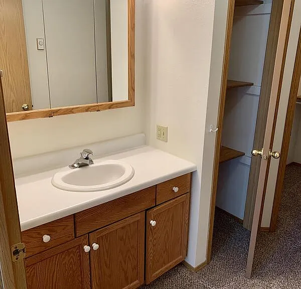 323 Janet St — Photo 17